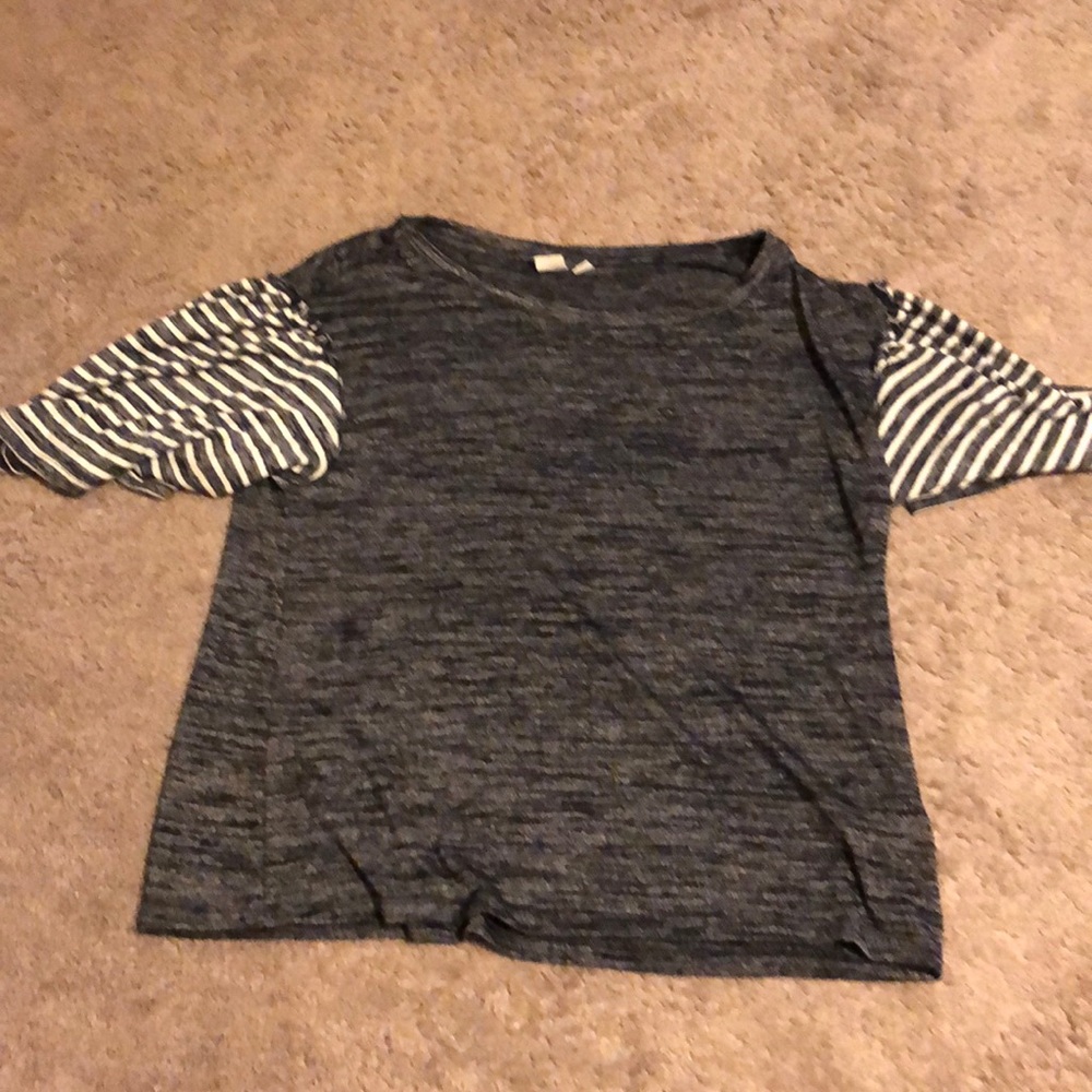 Black and white t-shirt
